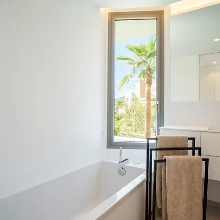 Unico-sea,golf And Retreat